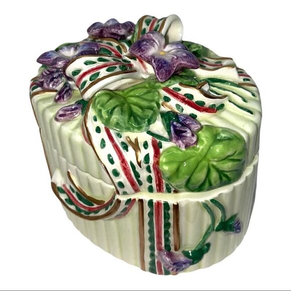 Vintage Fitz and Floyd Essentials Trinket Box Jewelry Violets Ribbons Ceramic - Picture 4 of 9